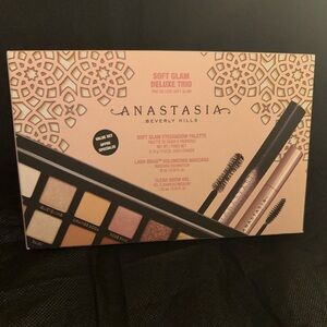Anastasia Beverly Hills Soft Glam Deluxe Trio NEW never open!!!💅💥💥💥💥